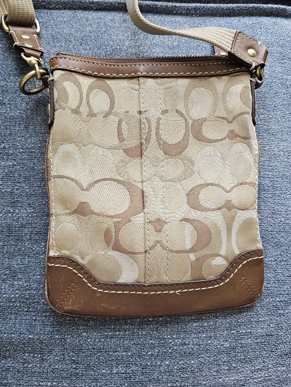 2006 Vintage Y2K Coach Optic Signature Jacquard Crossbody File Bag 10382